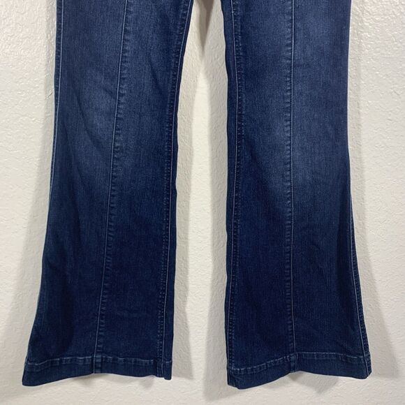 Altar’d State Dark Blue Wash Bell Bottom Jeans Size 26 Or 2 Women’s - Picture 3 of 9